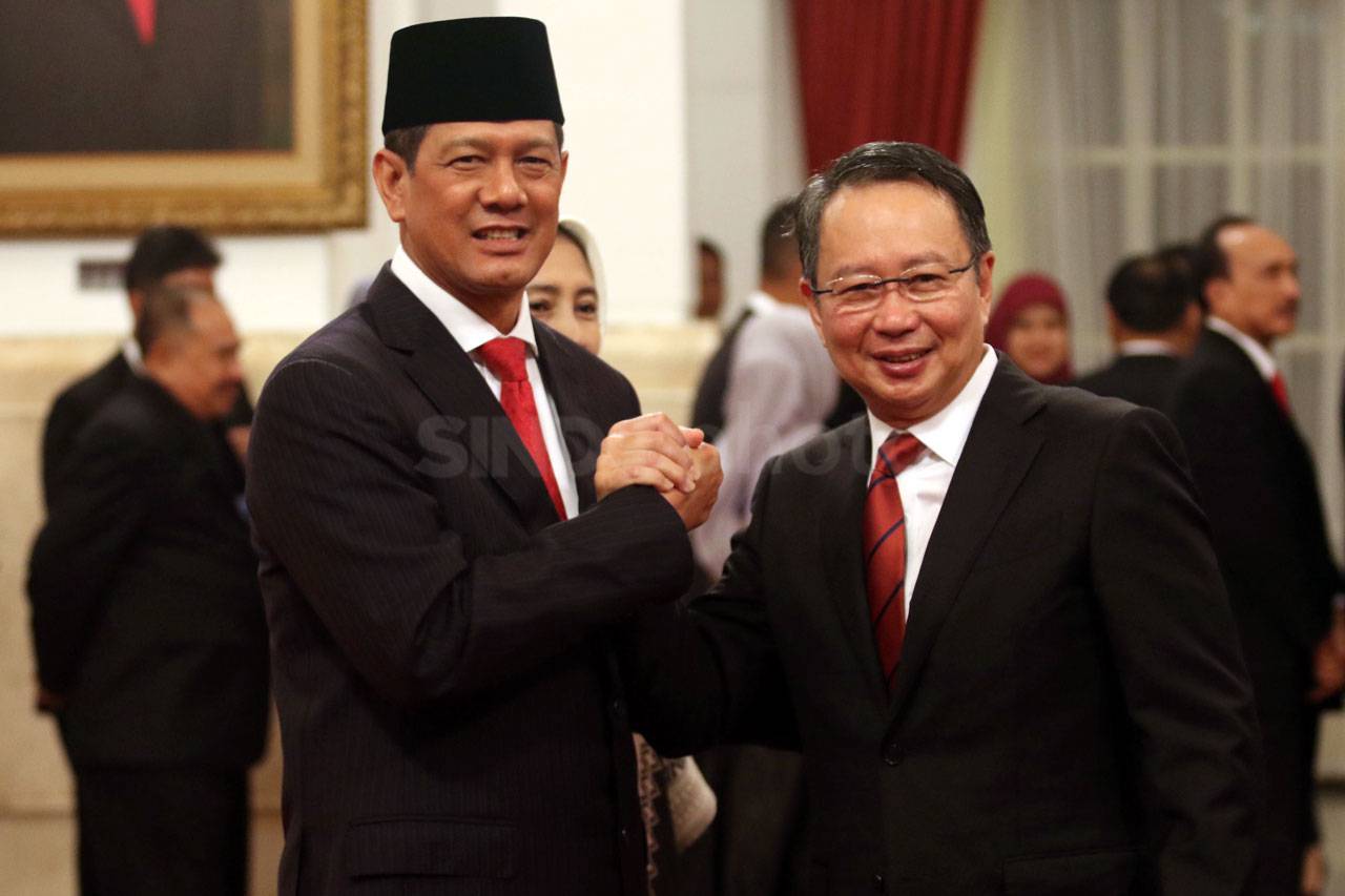 Presiden Jokowi Lantik...