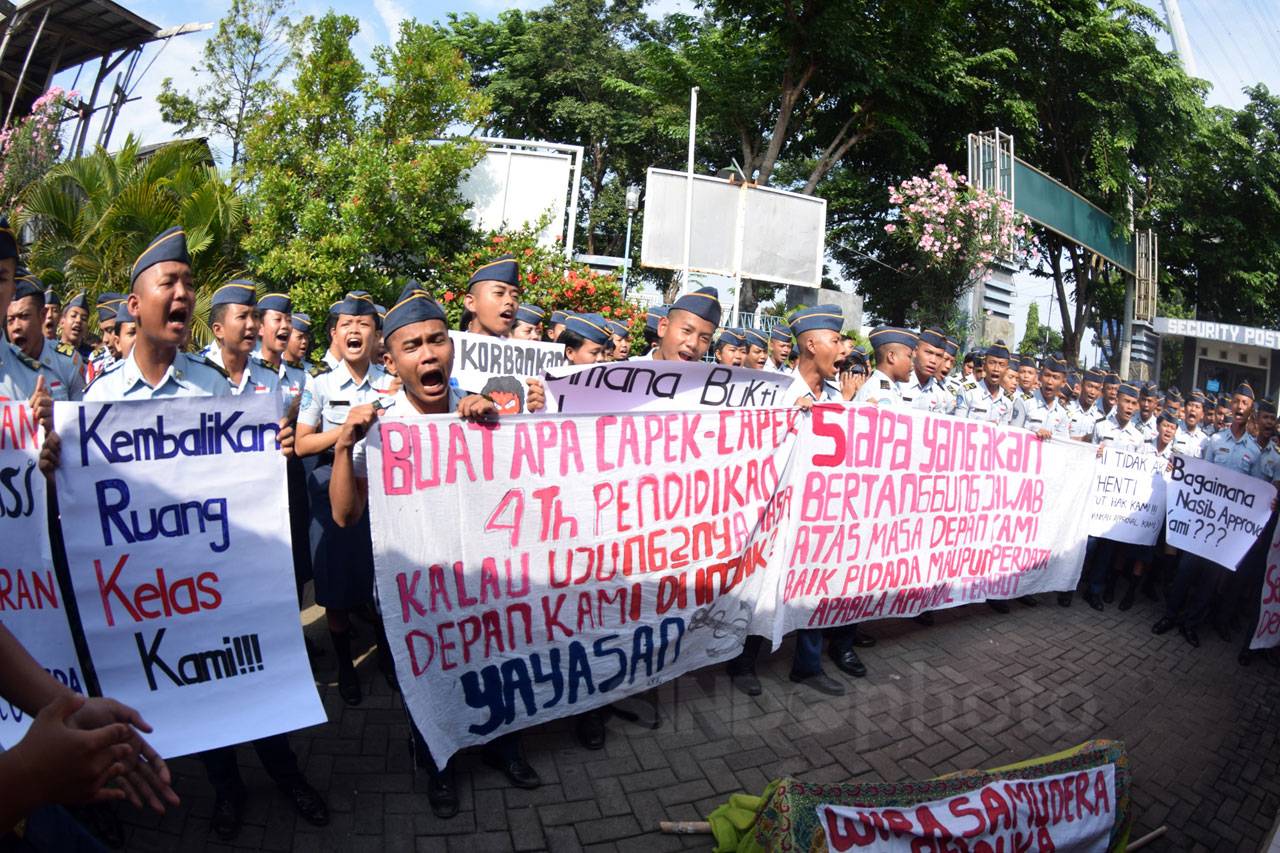 Ratusan Siswa SMK Pelayaran...