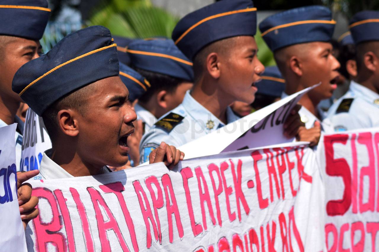 Ratusan Siswa SMK Pelayaran...