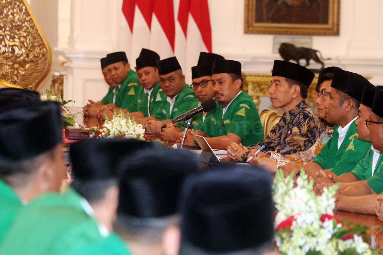 Presiden Jokowi Terima...