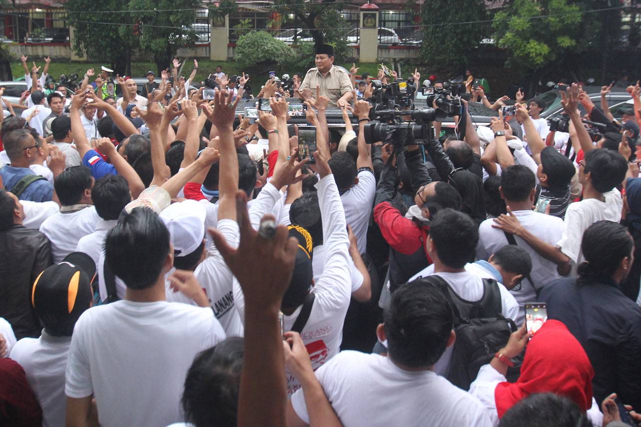 Prabowo Hadiri Rapat...