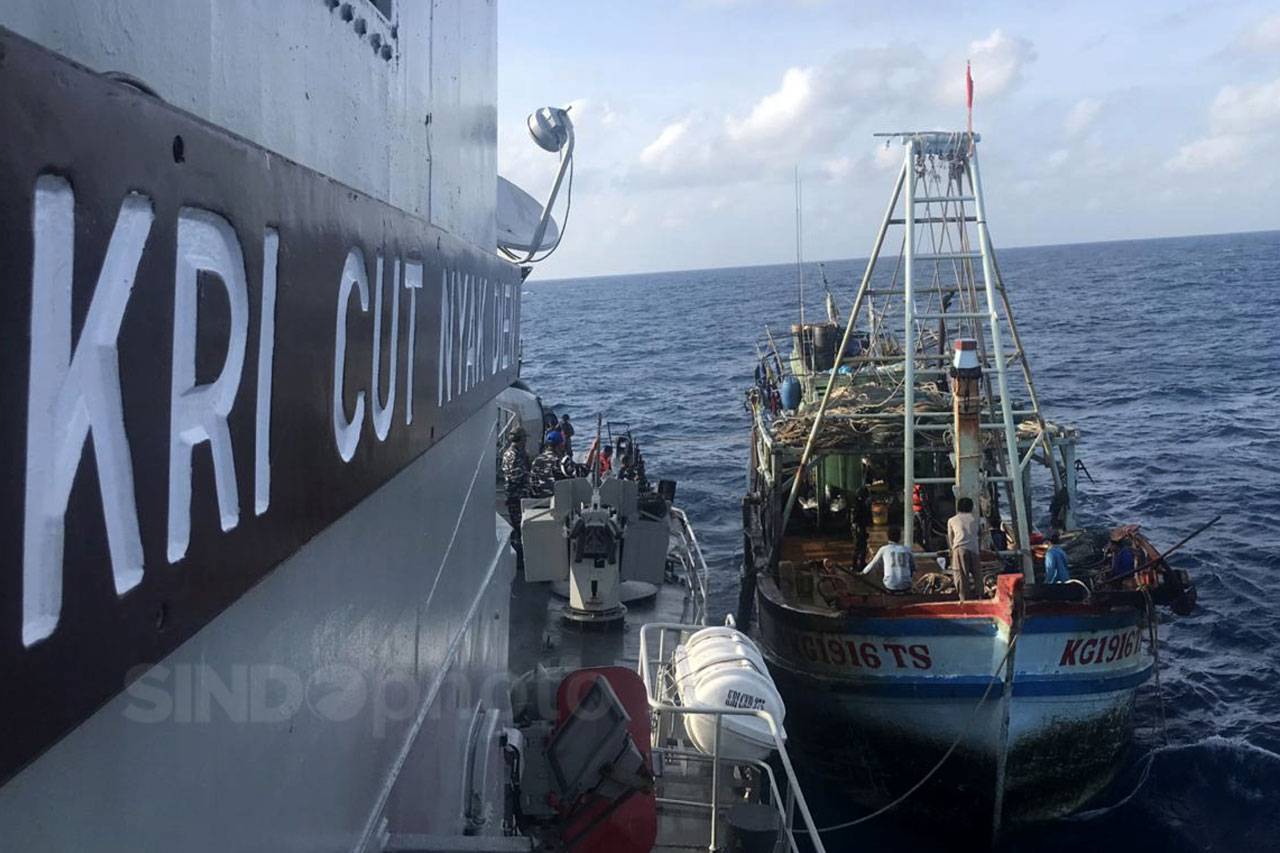 TNI AL Tangkap Kapal...