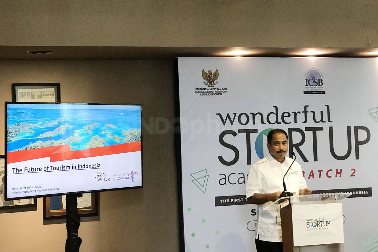 Menpar Hadiri Acara...