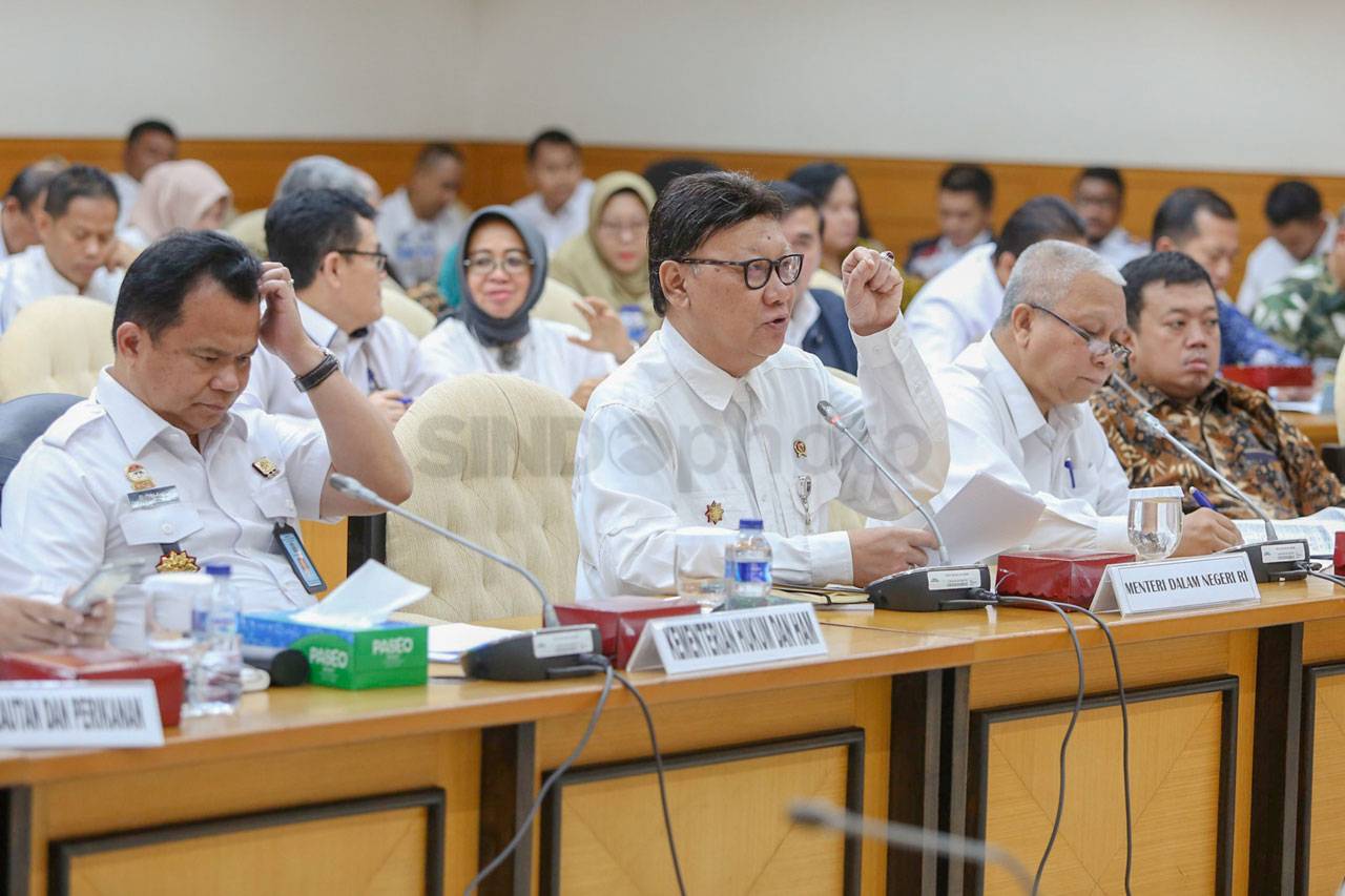 Mendagri Raker dengan...