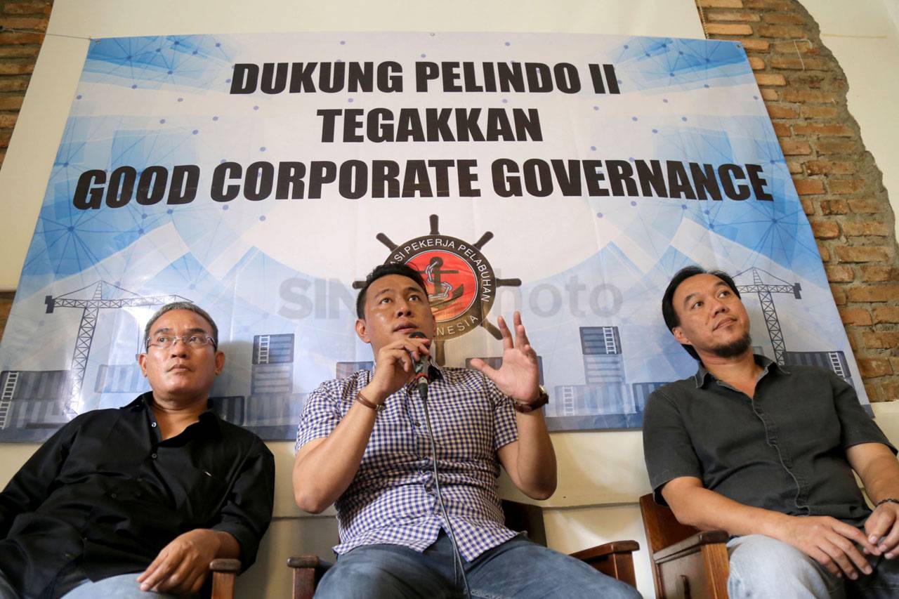 Pekerja Pelabuhan Dukung...