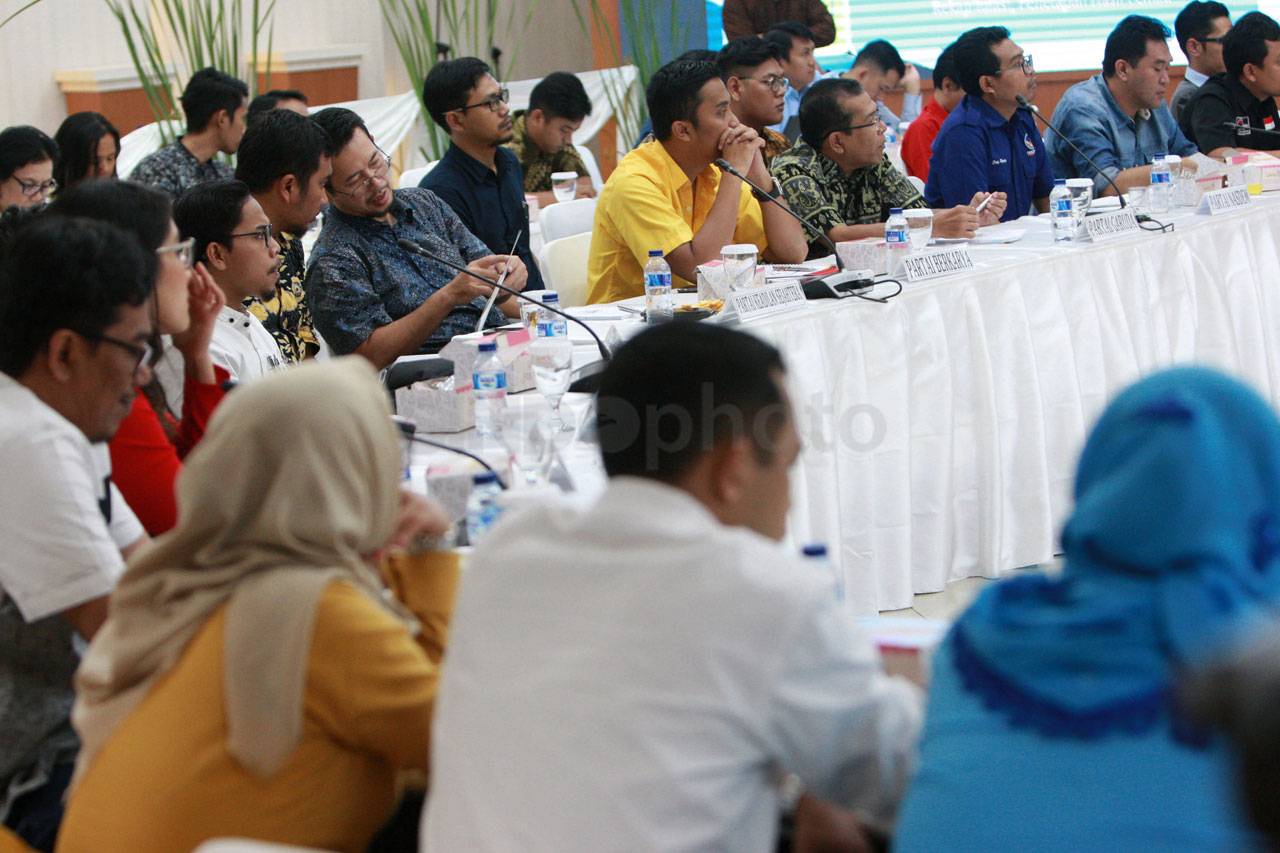 KPU Gelar Sosialisasi...