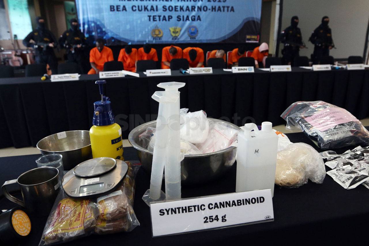 Bea Cukai Bongkar Penyelundupan...