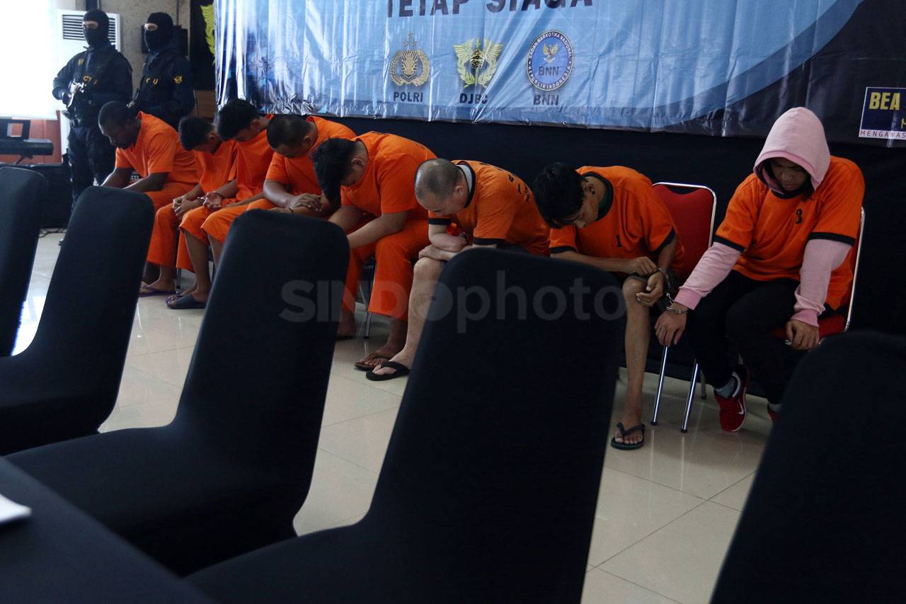Bea Cukai Bongkar Penyelundupan...