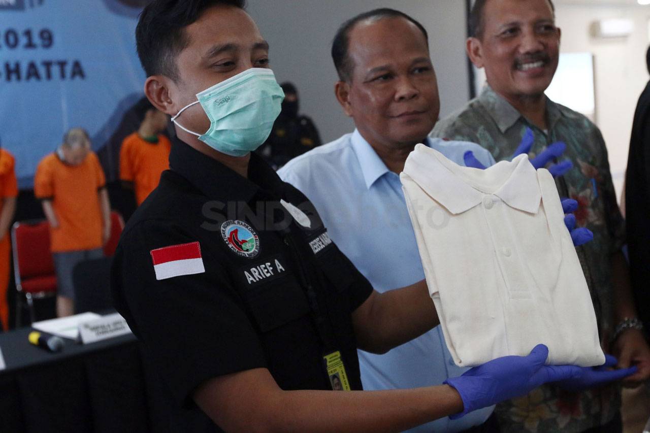 Bea Cukai Bongkar Penyelundupan...