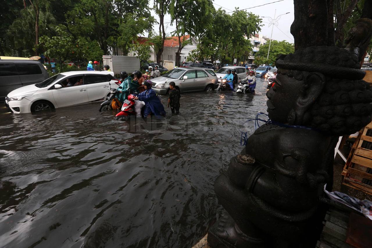 Hujan Beberapa Jam,...