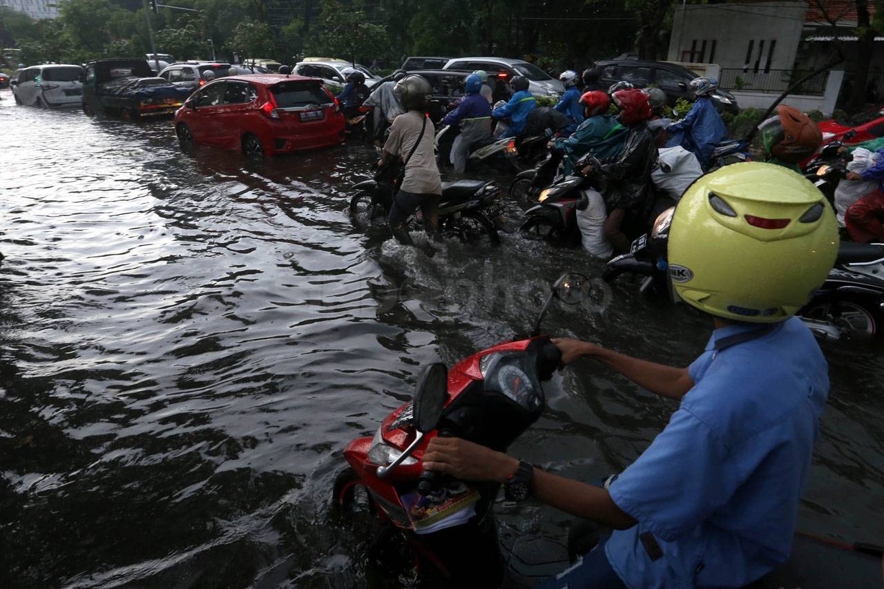 Hujan Beberapa Jam,...
