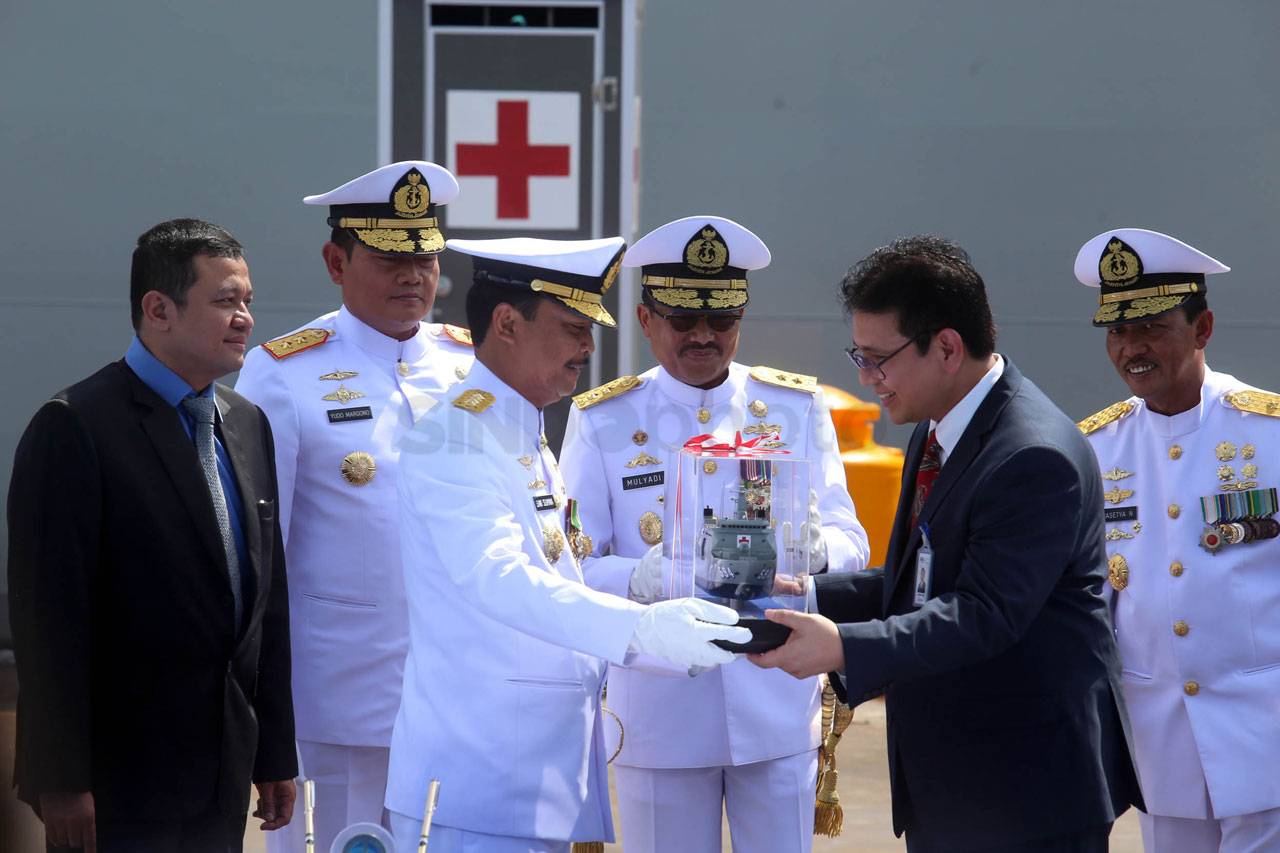 KRI Semarang-594 Perkuat...