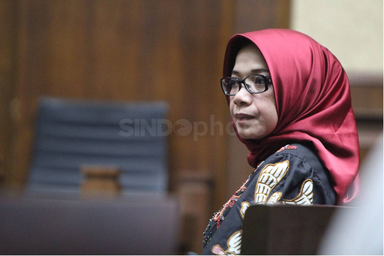 Eni Saragih Jalani Siadang...