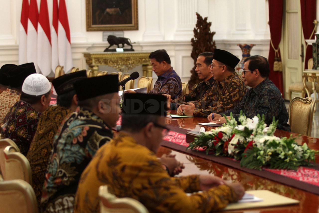 Presiden Jokowi Terima...