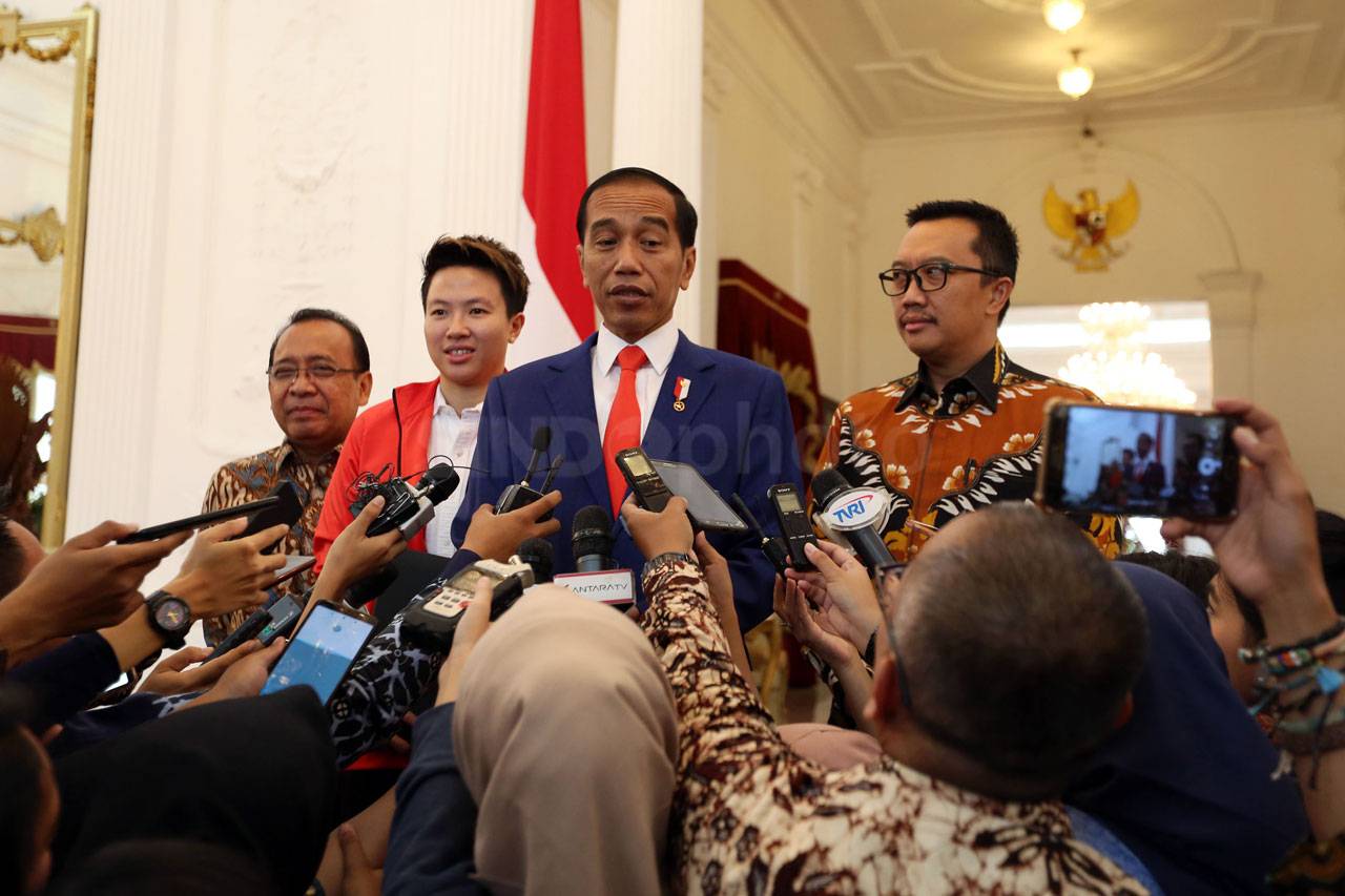 Gantung Raket, Liliyana...