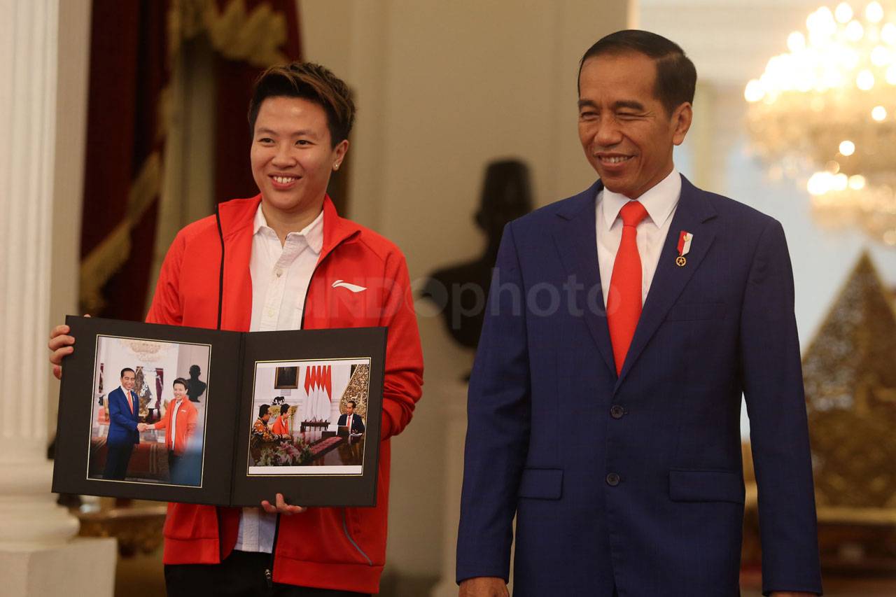 Gantung Raket, Liliyana...