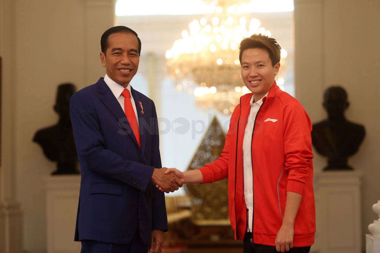 Gantung Raket, Liliyana...