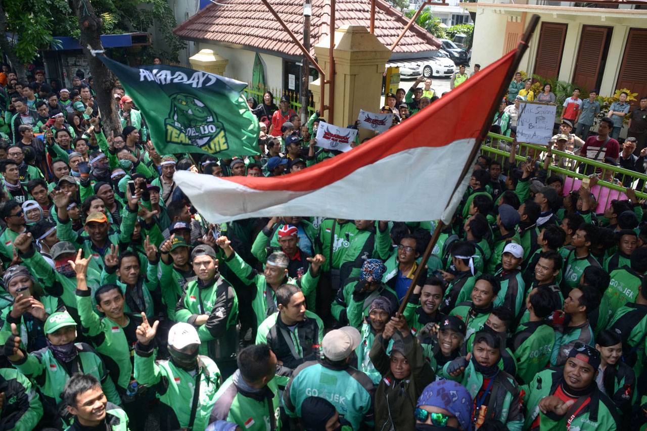 Ribuan Ojol Kawal Sidang...