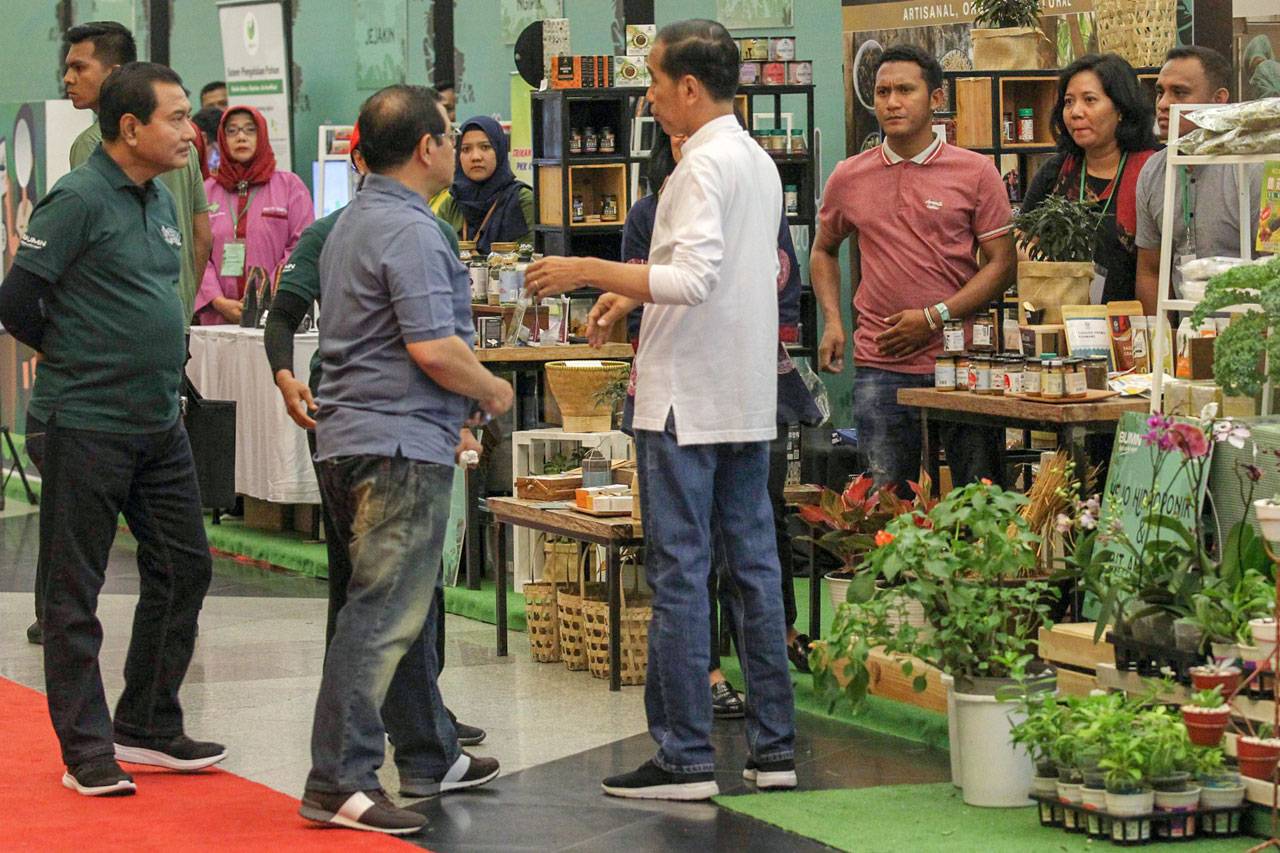 Presiden Jokowi Hadiri...