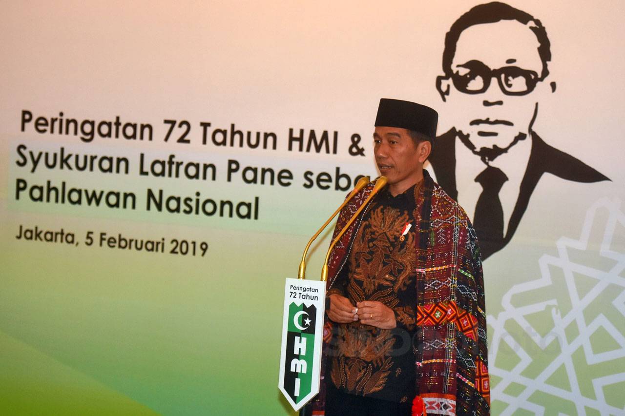 Presiden Jokowi Hadiri...
