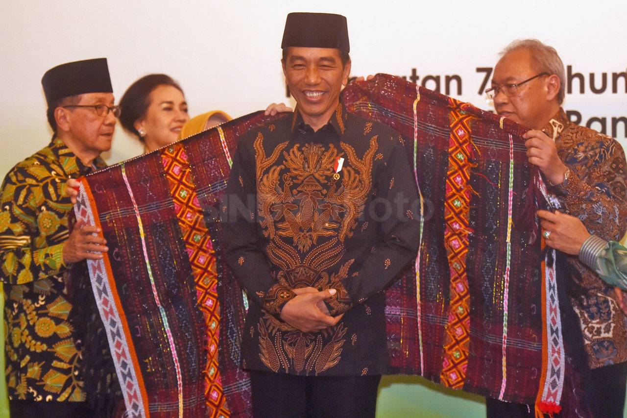 Presiden Jokowi Hadiri...