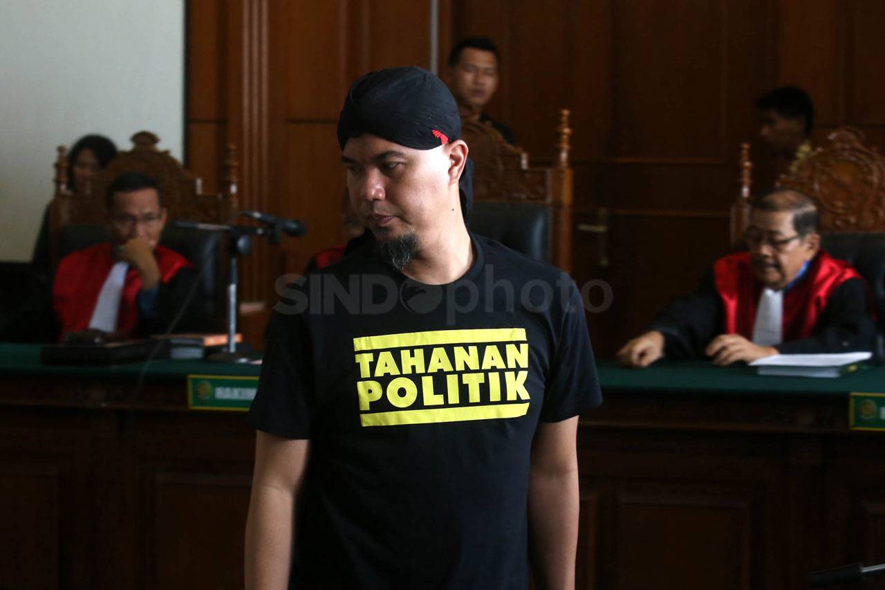 Ahmad Dhani Jalani Sidang...