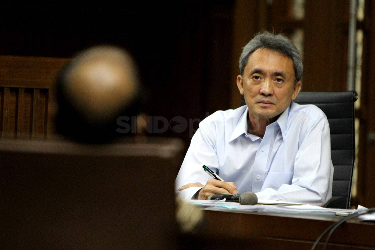 Mantan Ketua PPATK Yunus...