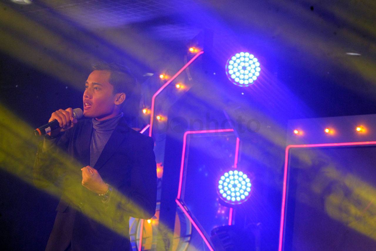Dela Syntia Sihombing...