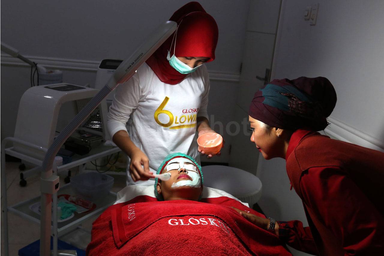 Gloskin, Ajak Wanita...
