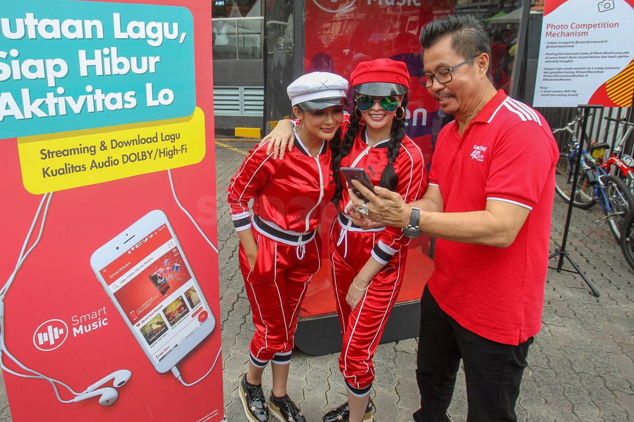 Smartfren Luncurkan...