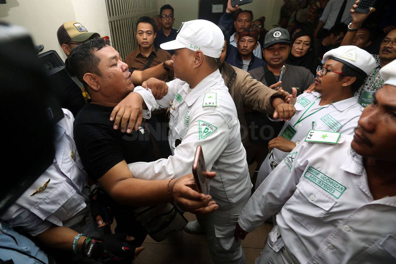 Sidang Lanjutan Ricuh,...
