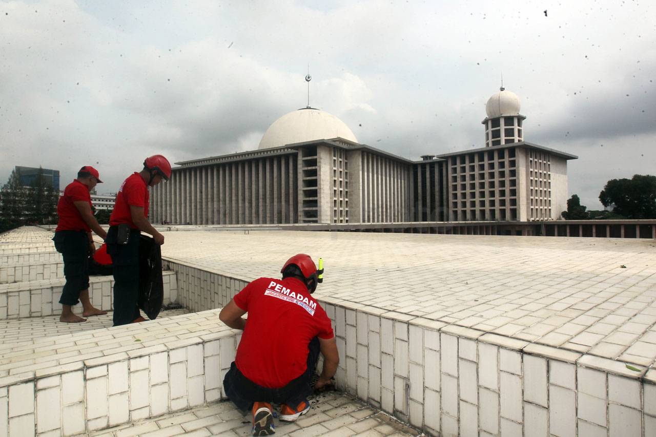 Petugas DAMKAR Gelar...