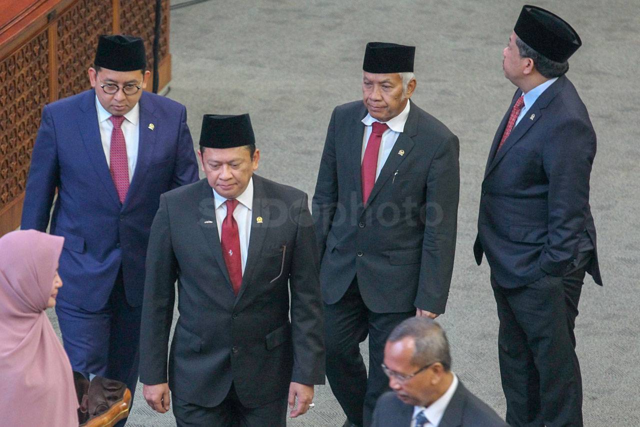 DPR Sahkan UU Kebidanan