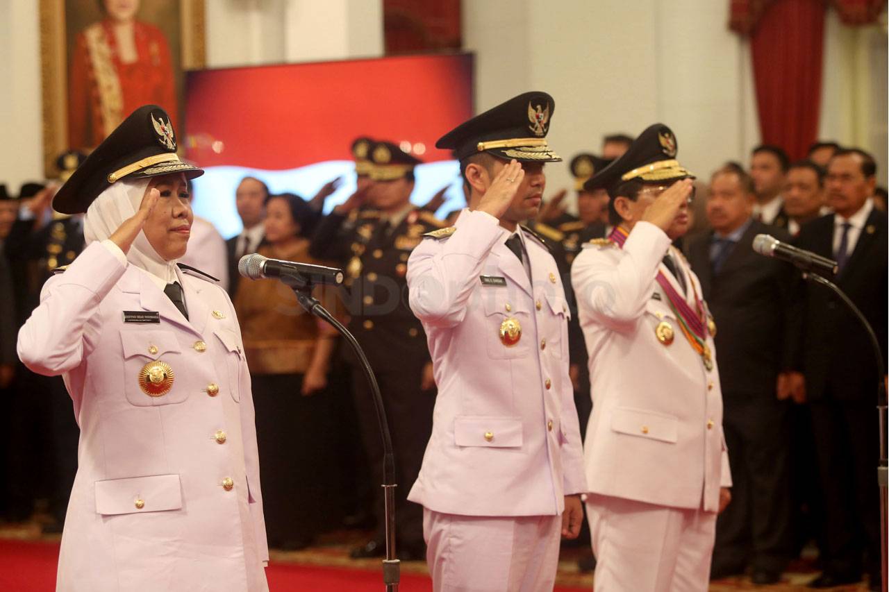 Presiden Jokowi Lantik...