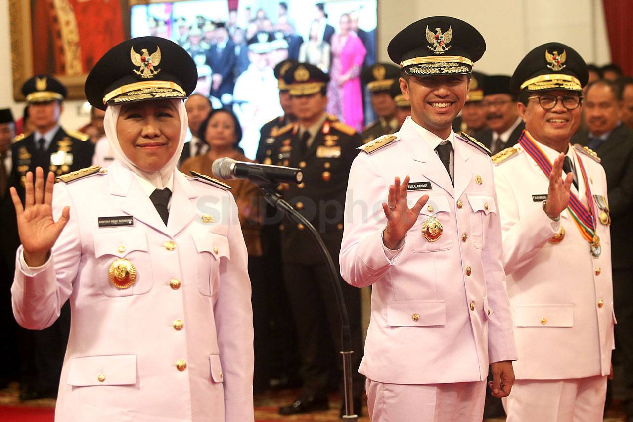 Presiden Jokowi Lantik...