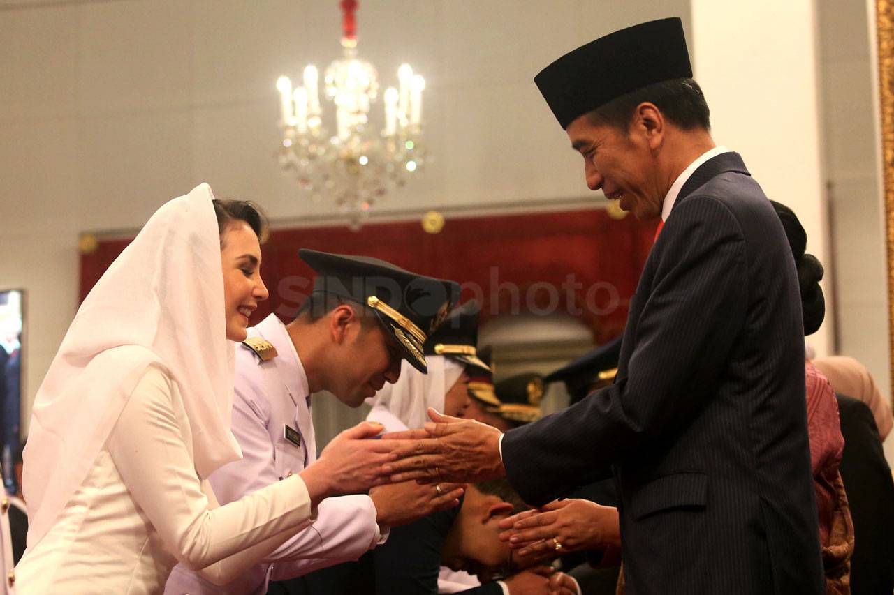 Presiden Jokowi Lantik...