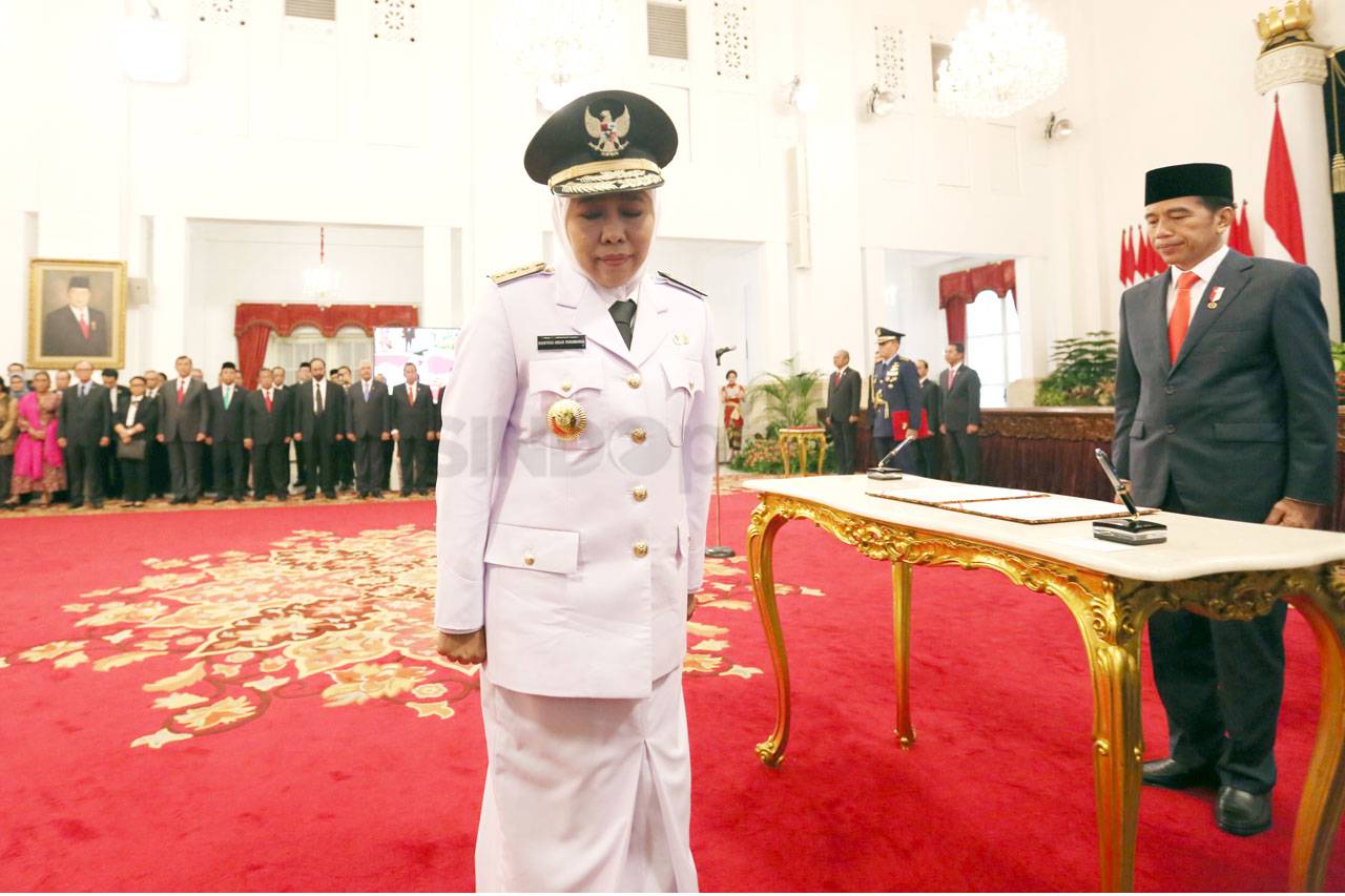 Presiden Jokowi Lantik...