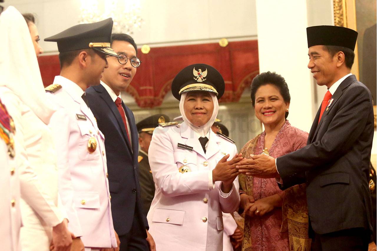 Presiden Jokowi Lantik...