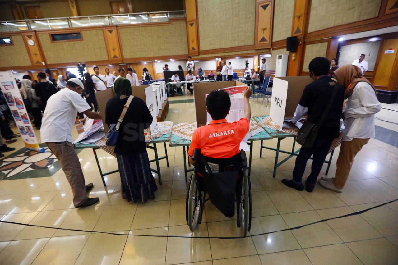 KPU Gelar Sosialisasi...