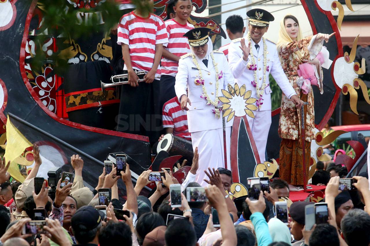 Menuju Grahadi, Khofifah-Emil...