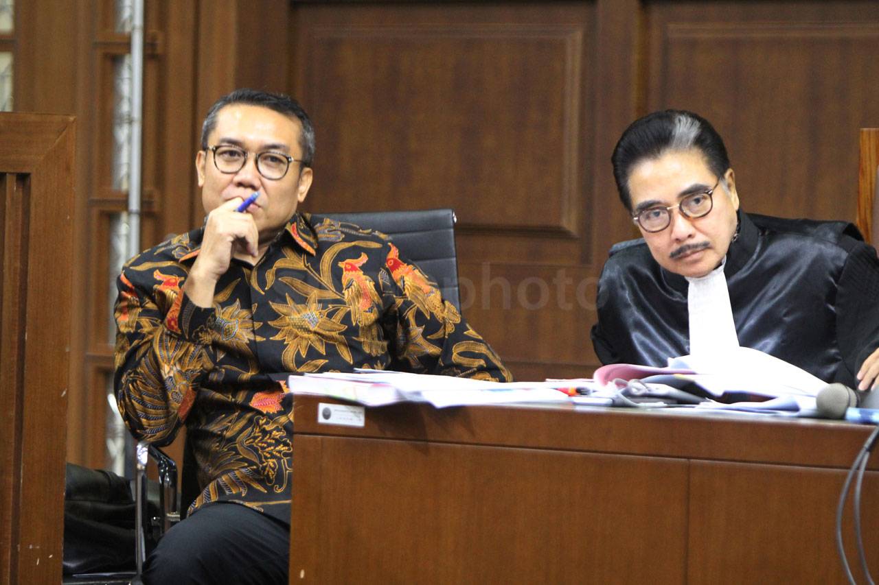 Mantan Direktur Keuangan...