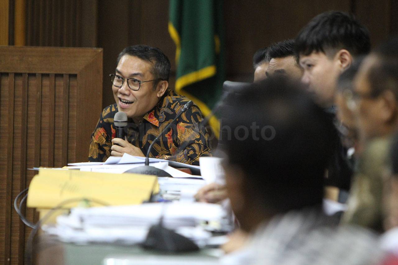 Mantan Direktur Keuangan...