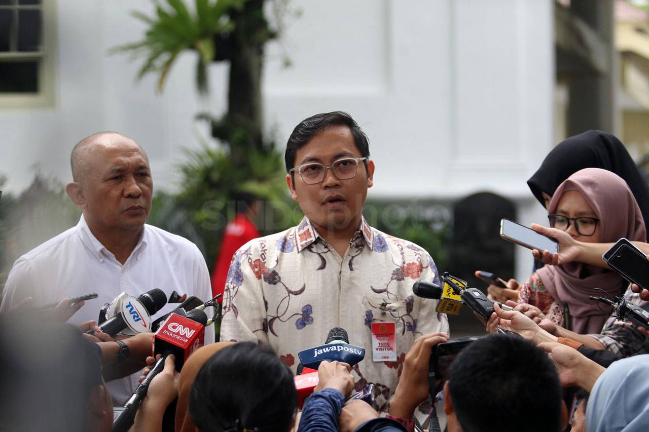 Presiden Jokowi Terima...