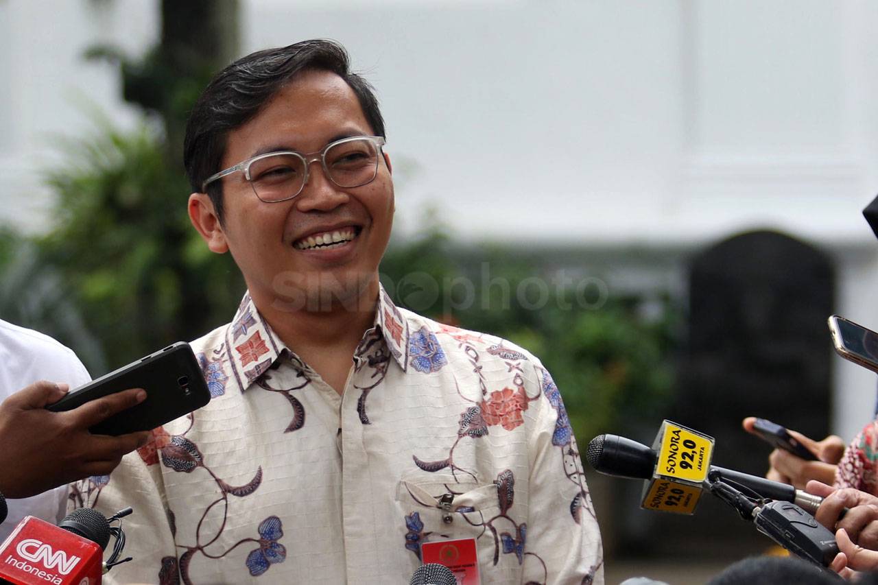 Presiden Jokowi Terima...