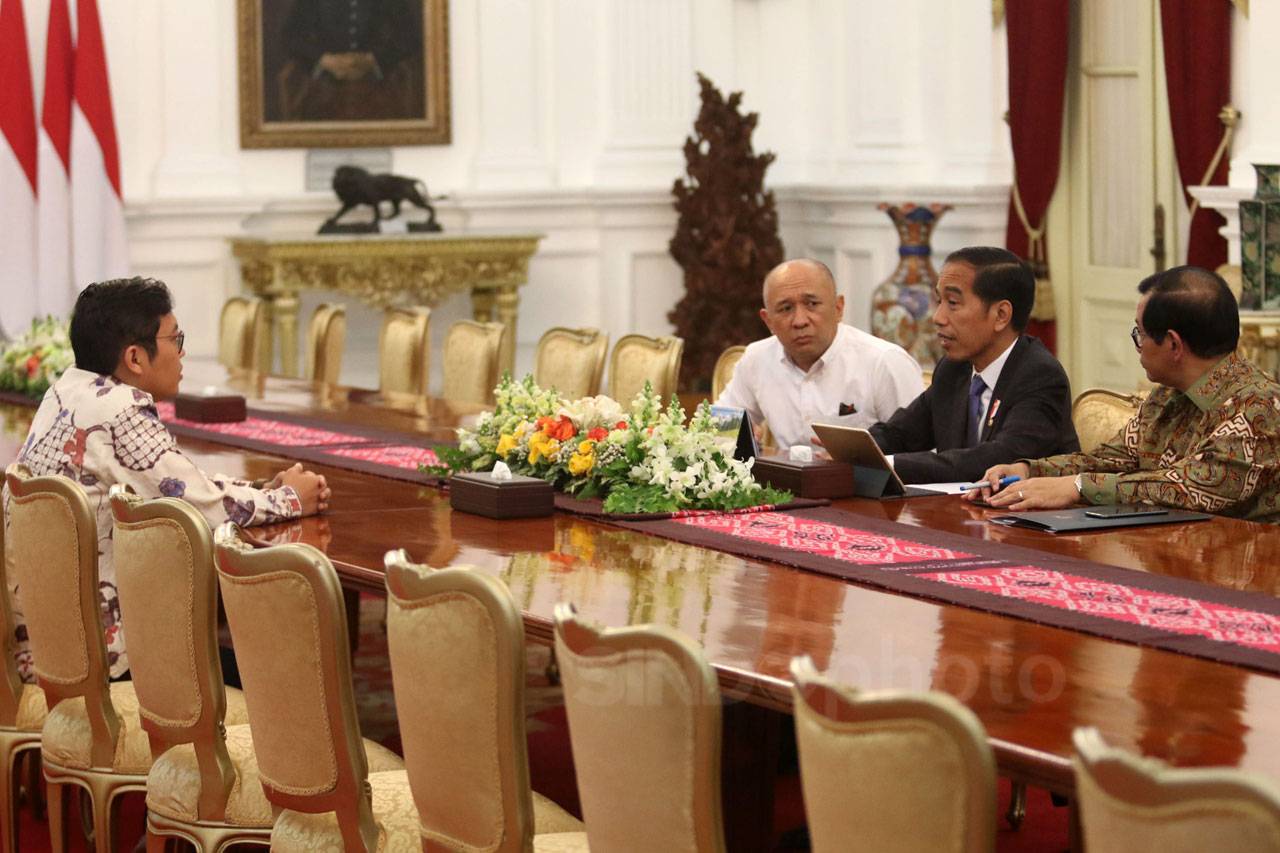 Presiden Jokowi Terima...