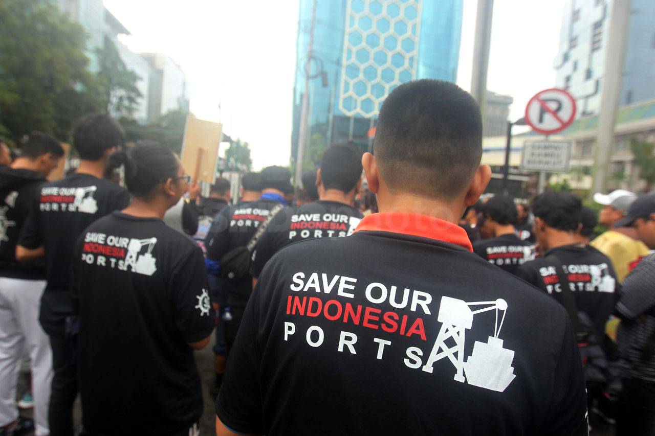Tolak Perusahaan Asing,...