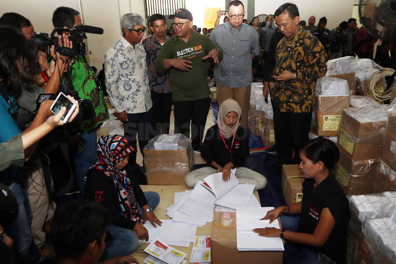 KPU Mulai Distribusikan...