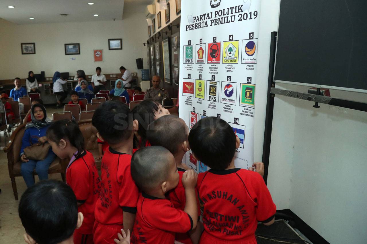 KPU Berikan Pendidikan...