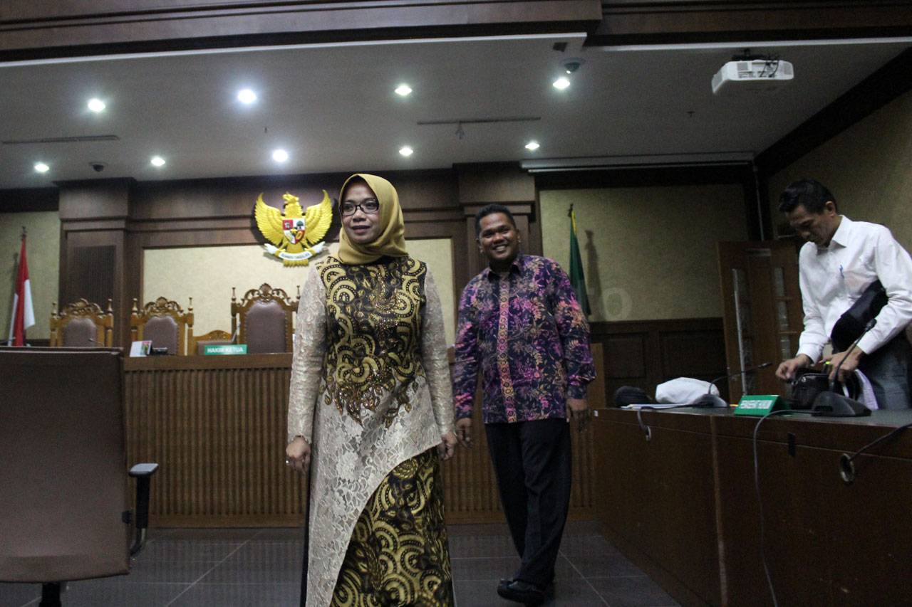 Eni Maulani Saragih...