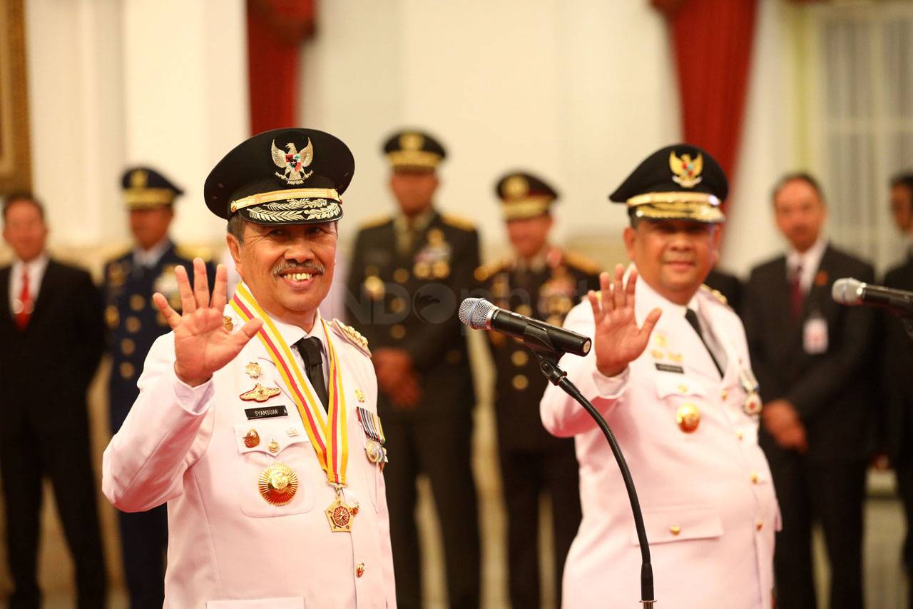 Presiden Jokowi Lantik...
